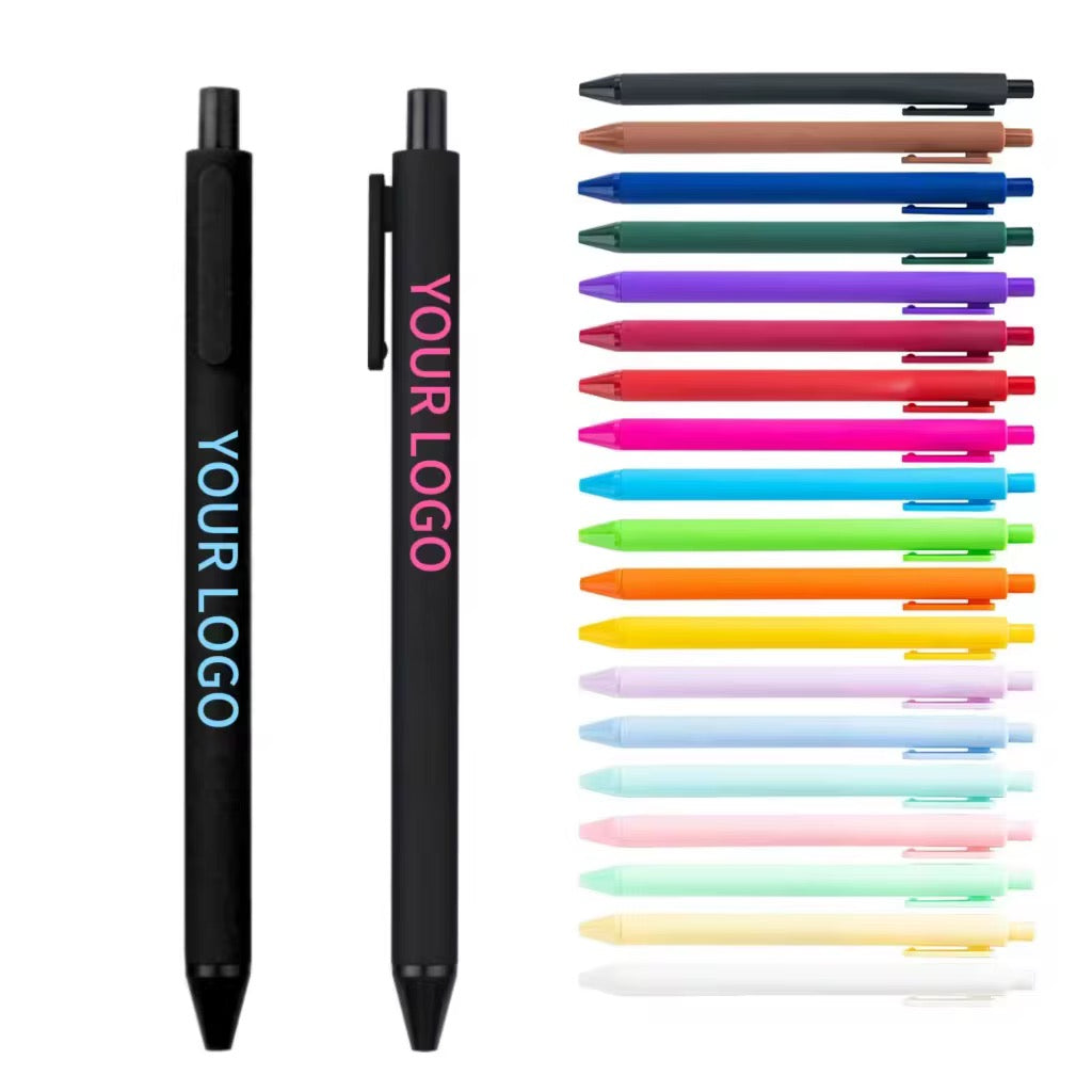 Mehrere farbige Kunststoff-Kugelschreiber nebeneinander als Farbmix für individuelles Branding.