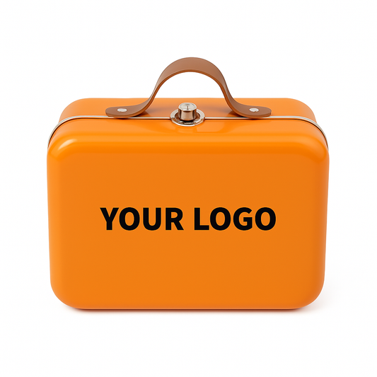 Geschlossene orange Metall-Lunchbox mit großem individualisierbarem Logo – perfekter Werbeartikel für Firmen und Events.
