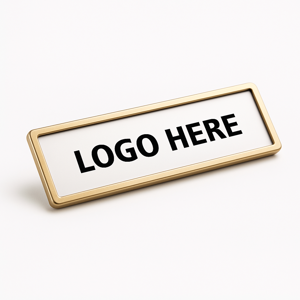 Goldenes Metall-Namensschild mit personalisierbarem Logo – hochwertiges Firmenschild für Schreibtische.