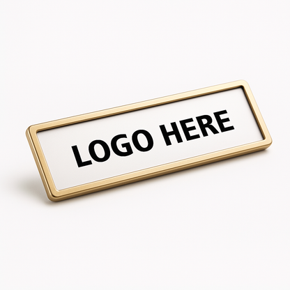 Goldenes Metall-Namensschild mit personalisierbarem Logo – hochwertiges Firmenschild für Schreibtische.