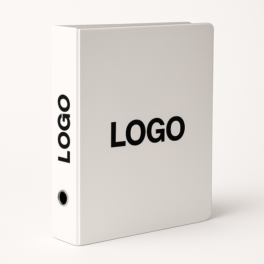Weißer Ordner mit personalisiertem Logo – hochwertige Ringmappe für Dokumente, Schulungen und Büroorganisation.