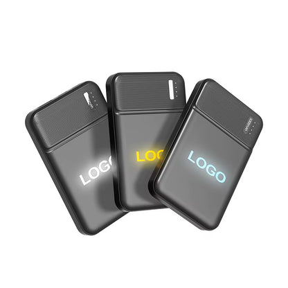 Powerbanks mit LED-Logo in Weiß, Gelb und Blau – moderne personalisierbare Werbe-Powerbanks im hochwertigen Design.