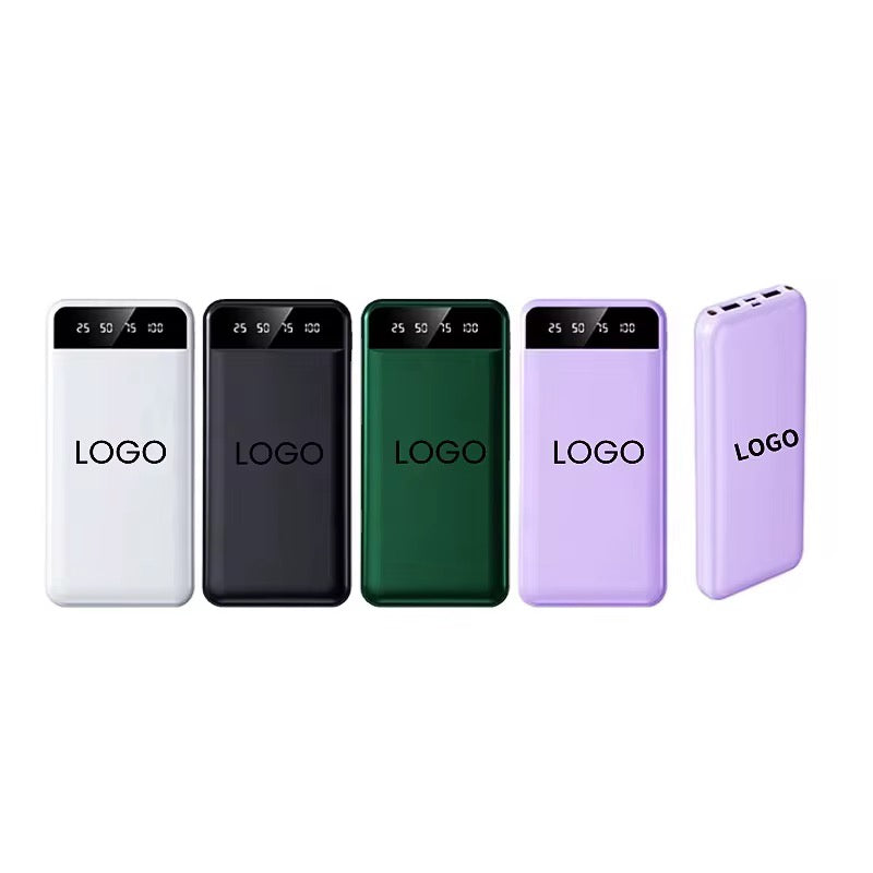 Mehrere Slim-Powerbanks mit digitalem Akkustands-Display in verschiedenen Farben – individuell mit Logo personalisierbar.