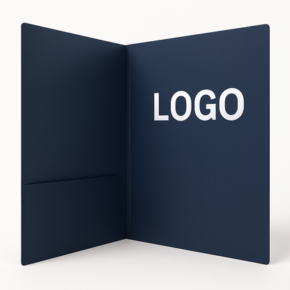 Innenansicht einer A4 Präsentationsmappe in Dunkelblau mit Logodruck – Dokumentenfach für Firmenunterlagen.