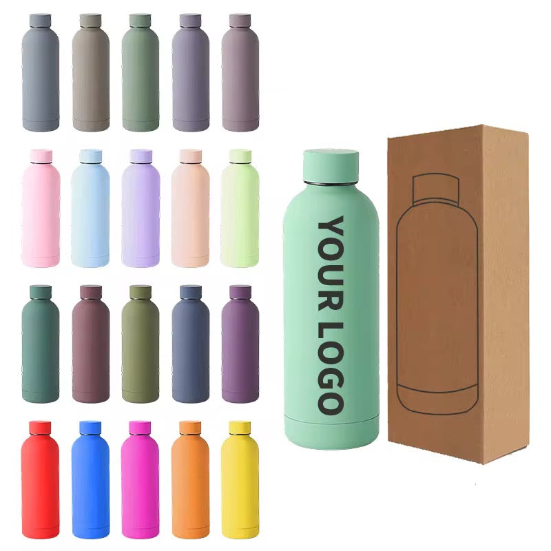 Pastellfarbene Edelstahl-Trinkflaschen als Farbmuster für personalisierte Firmenflaschen.